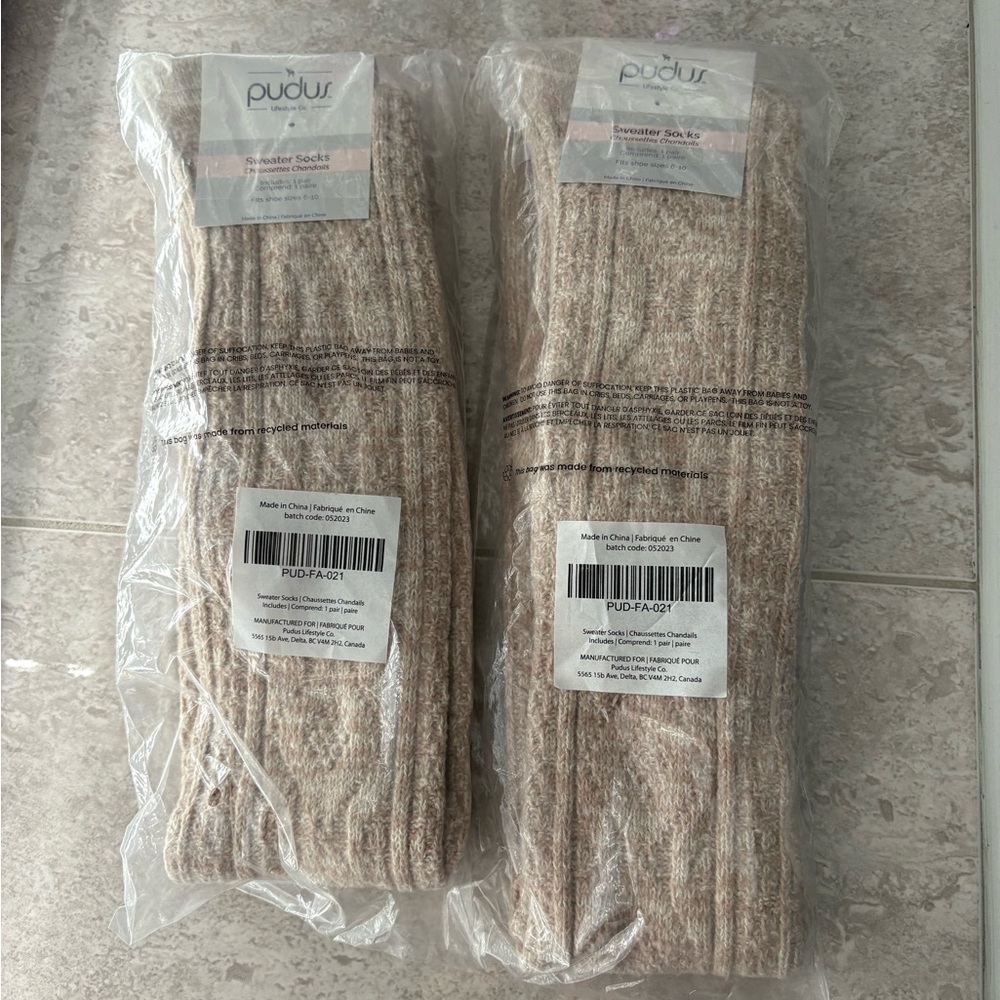 BNIB BUNDLE OF 2: Pudus Sweater Socks / Over the knee socks 🥰